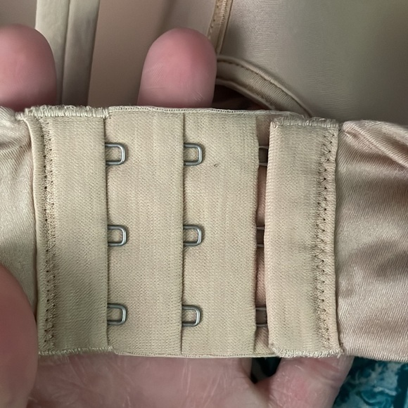 Size 38DD Aerie Real Sunnie bra in tan color - Picture 2 of 4